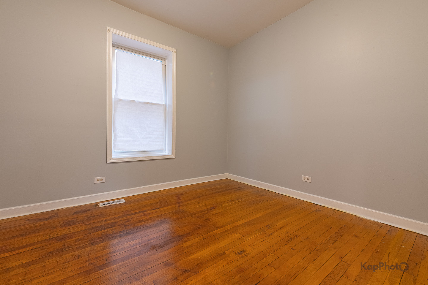 7750 S Saginaw Avenue Unit: 1