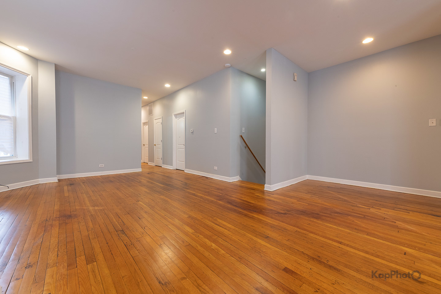 7750 S Saginaw Avenue Unit: 1