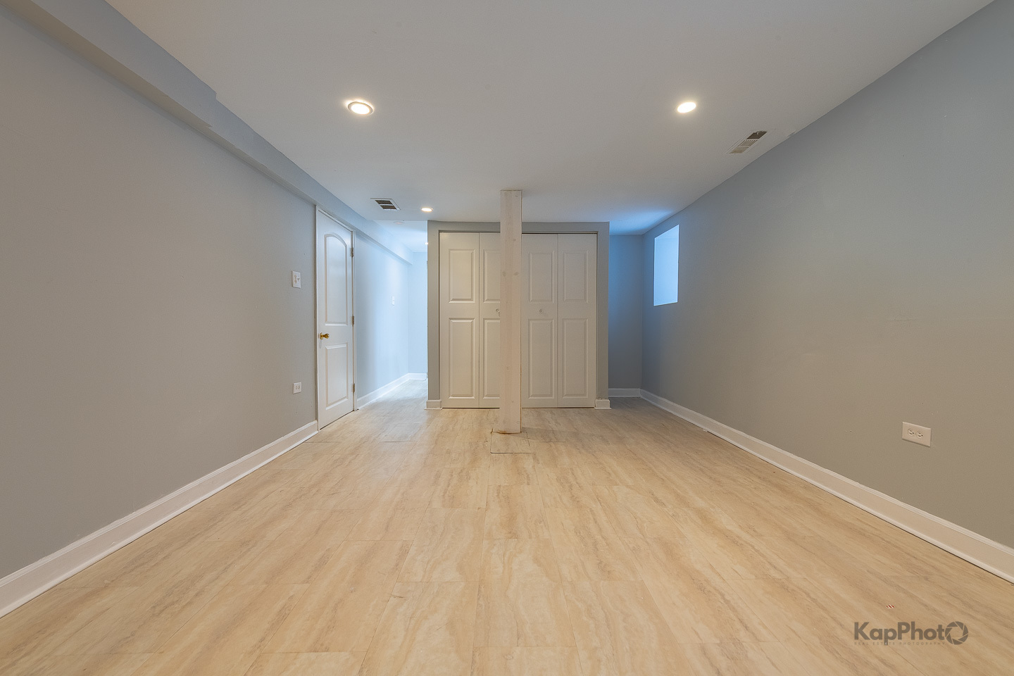 7750 S Saginaw Avenue Unit: 1