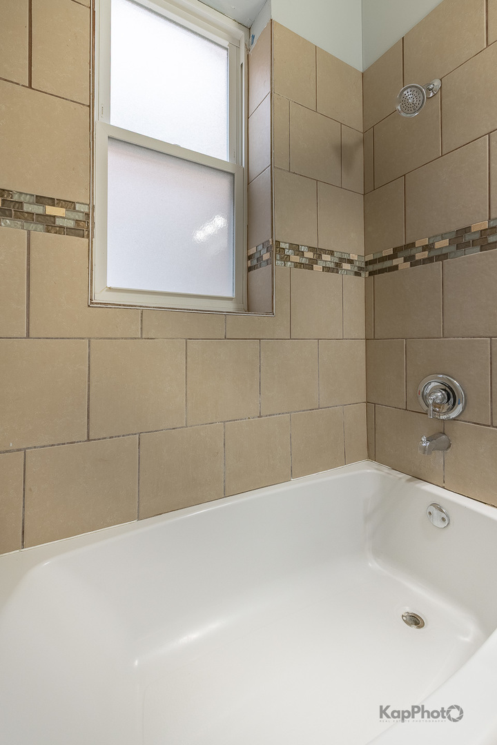 7750 S Saginaw Avenue Unit: 1