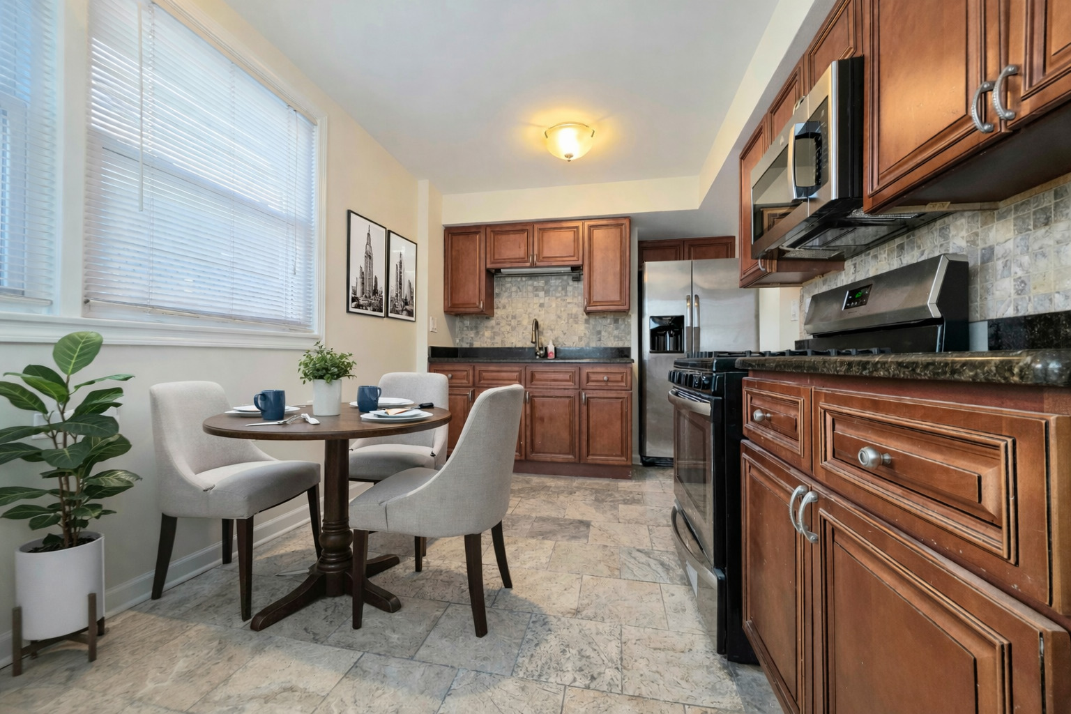 4122 N KOLMAR Avenue Unit: 1