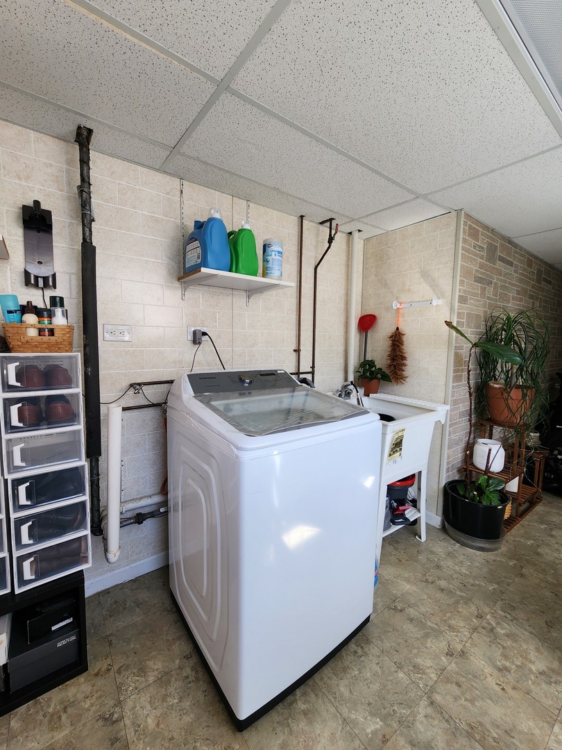 4122 N KOLMAR Avenue Unit: 1