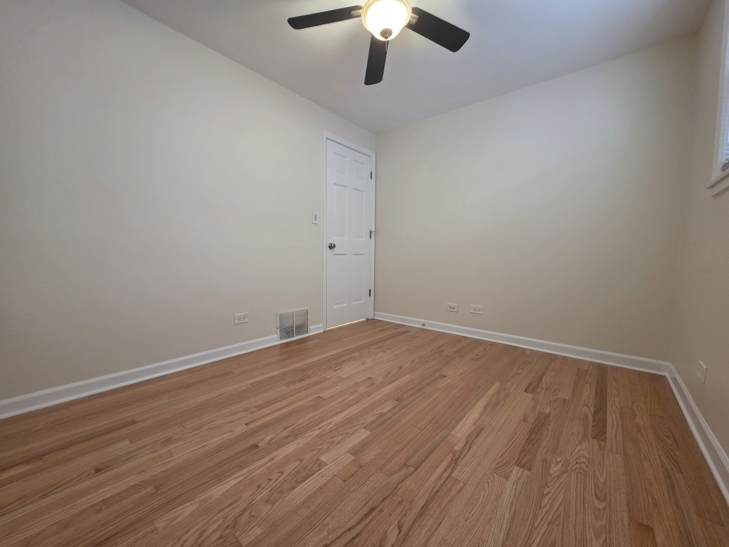 4122 N KOLMAR Avenue Unit: 1