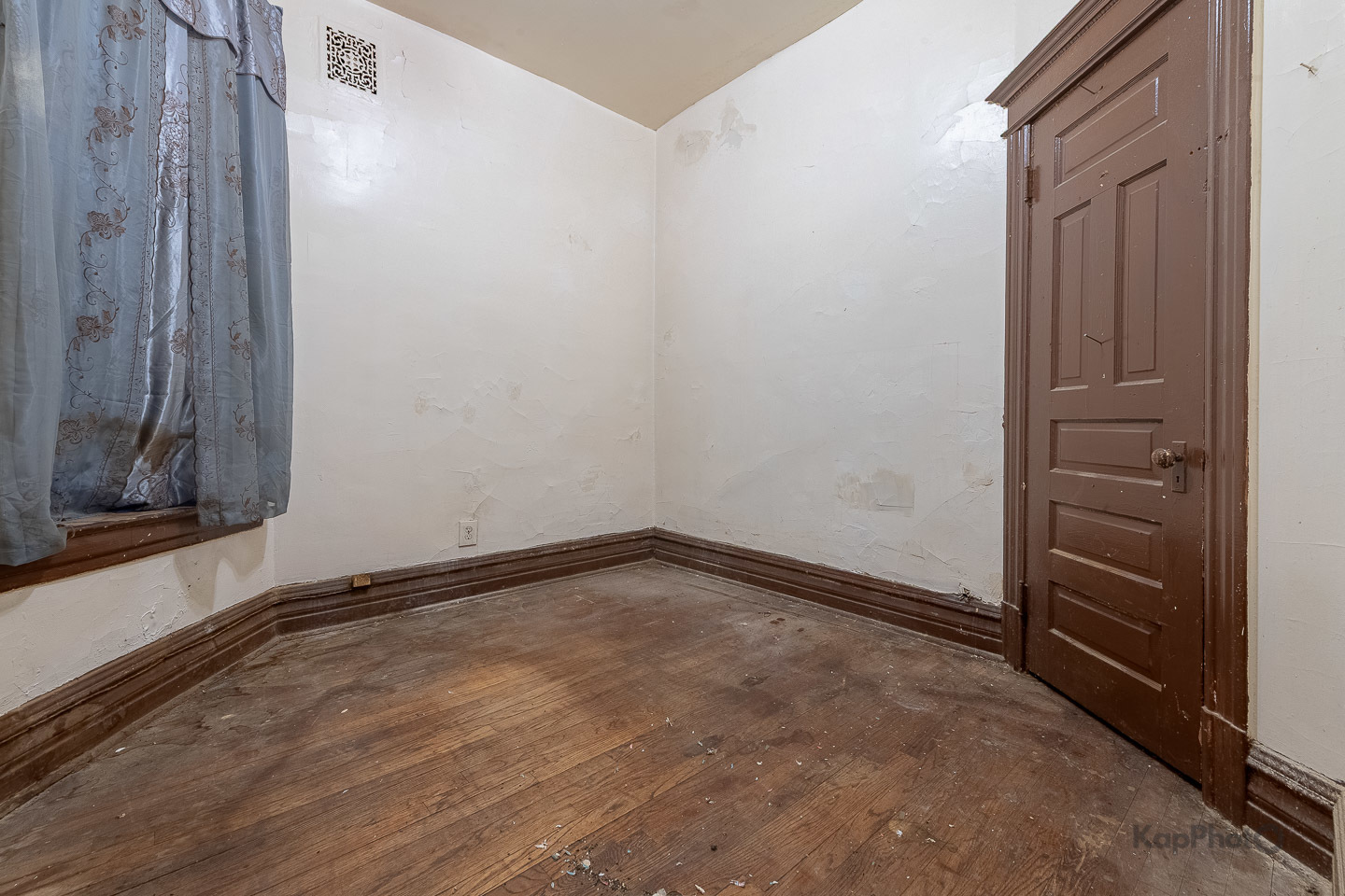 1512 S Sawyer Avenue