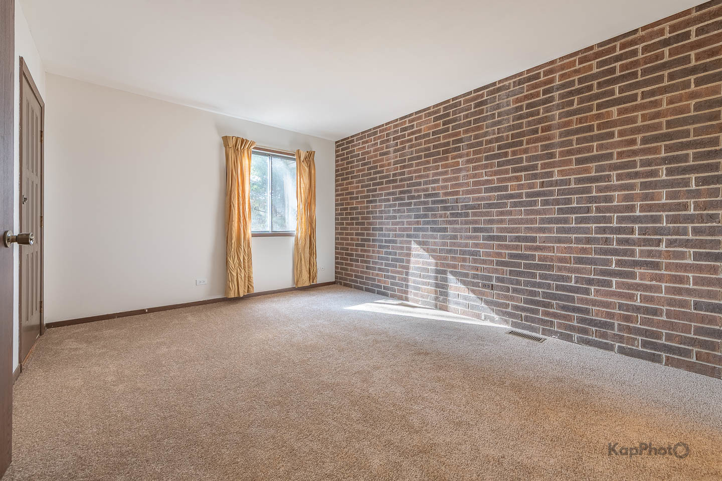 1840 W Highland Avenue Unit: E-105