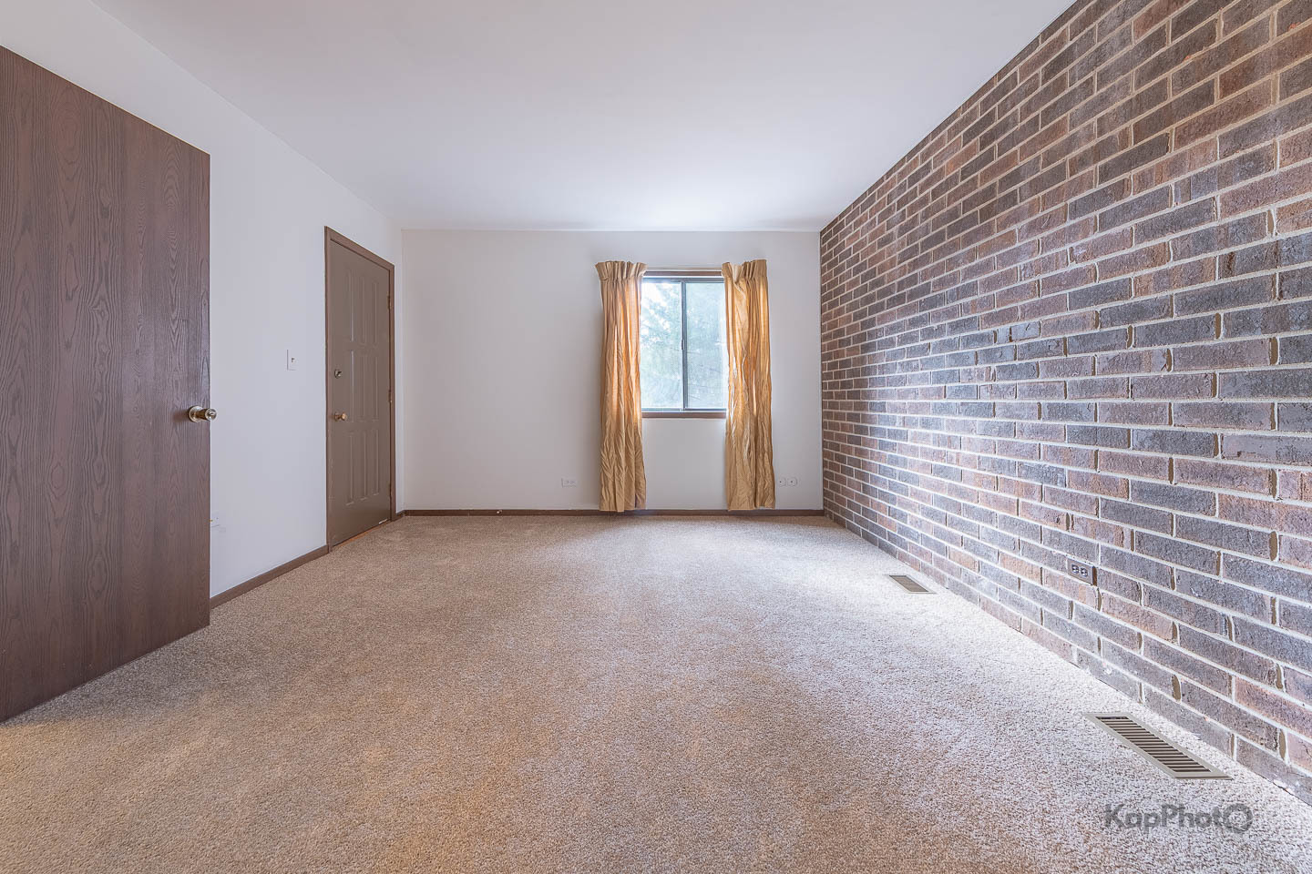 1840 W Highland Avenue Unit: E-105