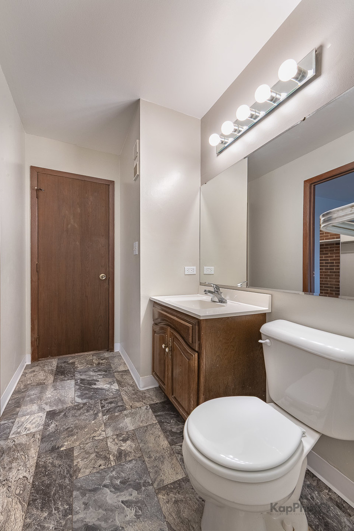 1840 W Highland Avenue Unit: E-105