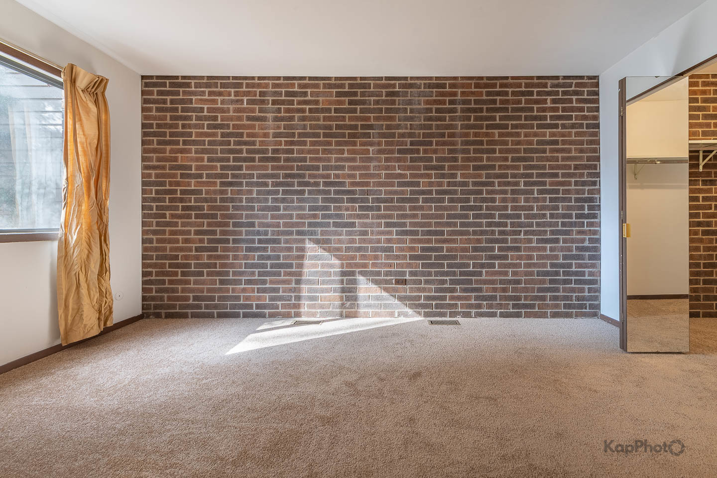 1840 W Highland Avenue Unit: E-105