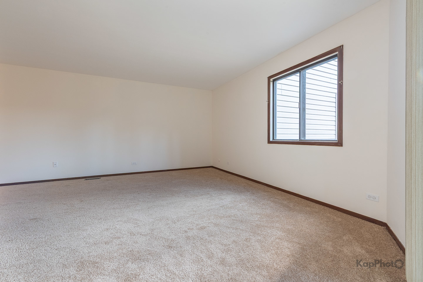 1840 W Highland Avenue Unit: E-105