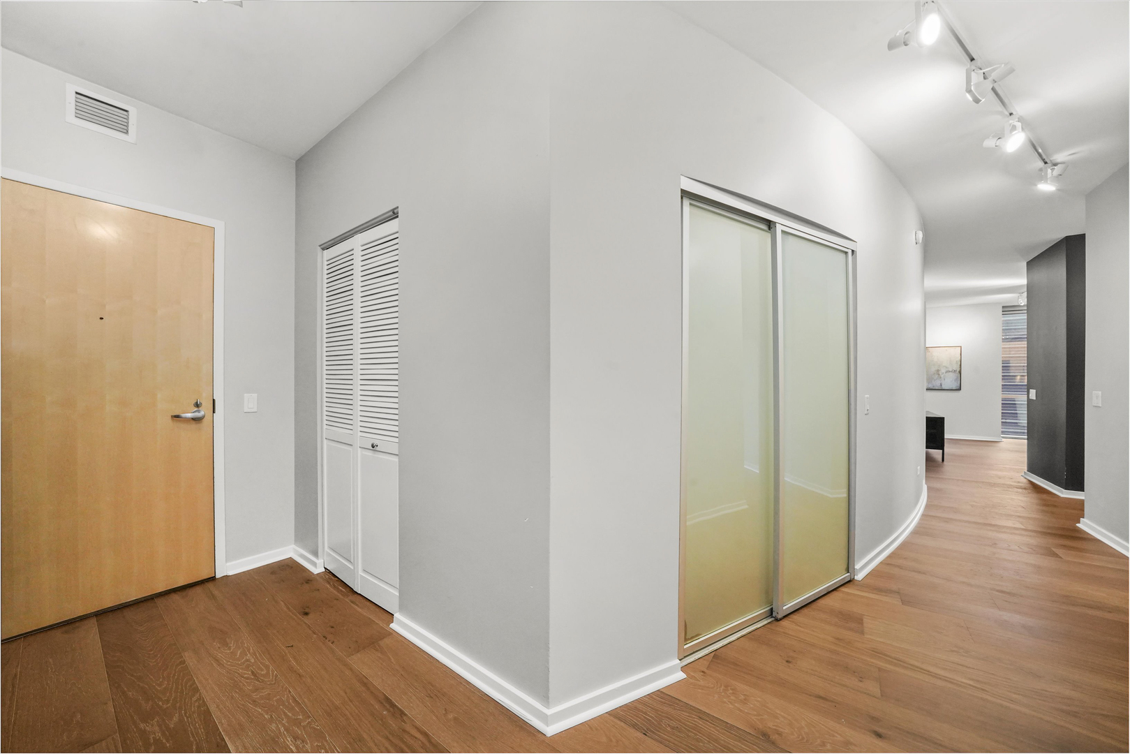 125 S Green Street Unit: 806A