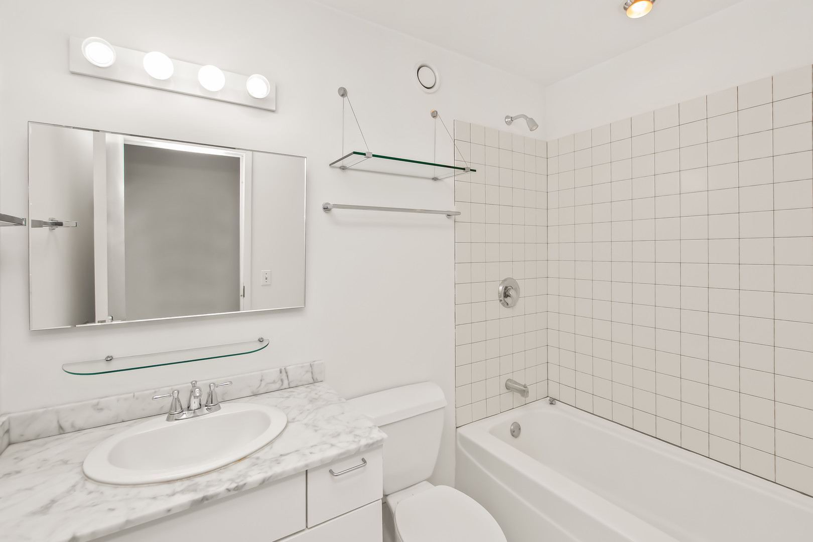 20 N STATE Street Unit: 1014