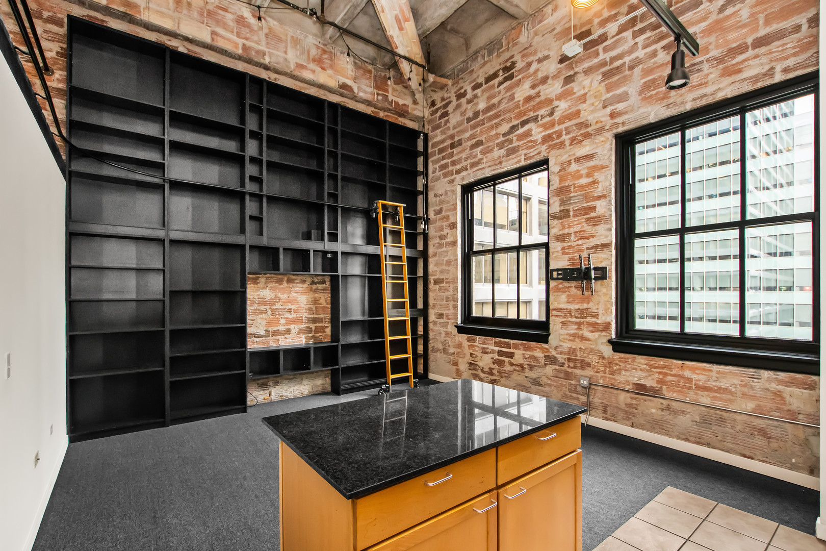 20 N STATE Street Unit: 1014