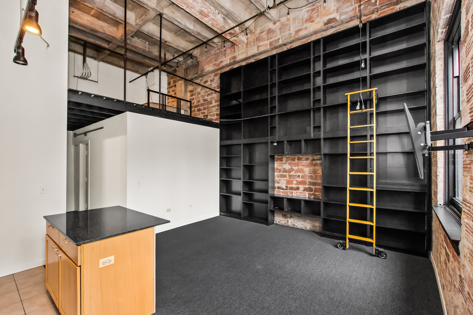 20 N STATE Street Unit: 1014