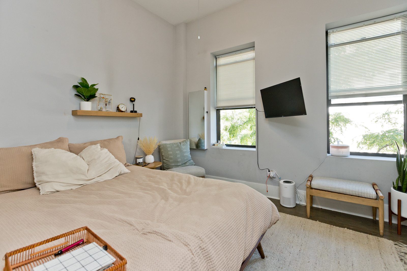 1044 W 18th Street Unit: 2R