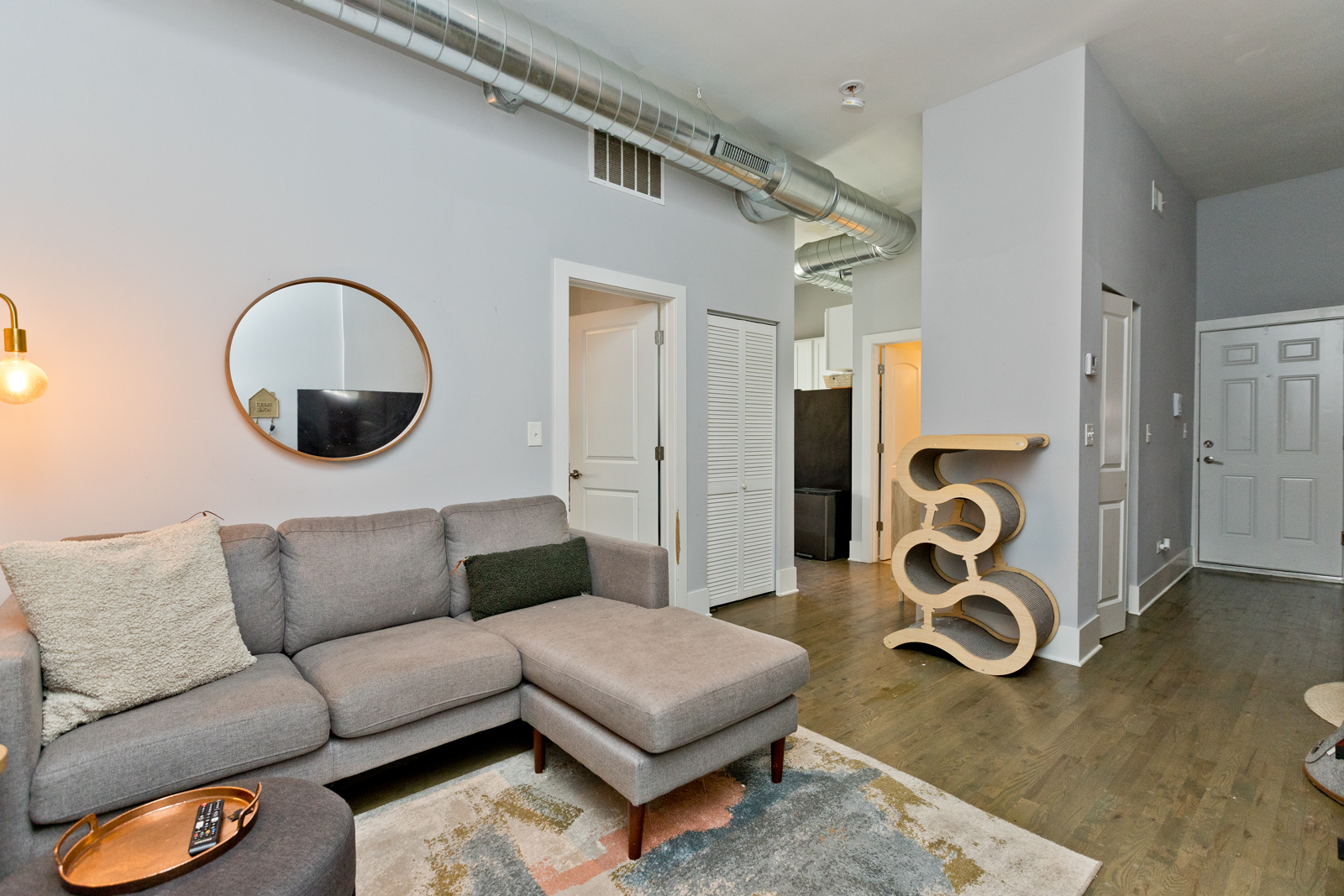 1044 W 18th Street Unit: 2R