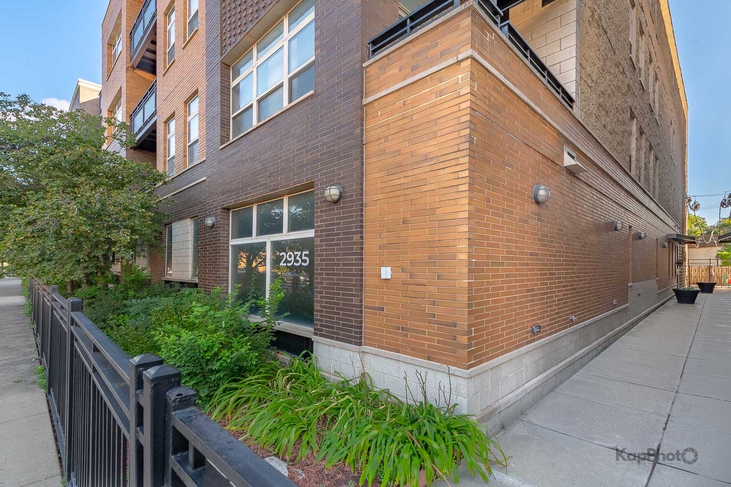 2935 N Clybourn Avenue Unit: 301