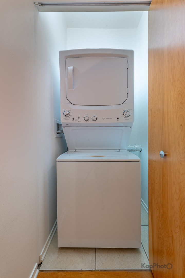 2935 N Clybourn Avenue Unit: 301