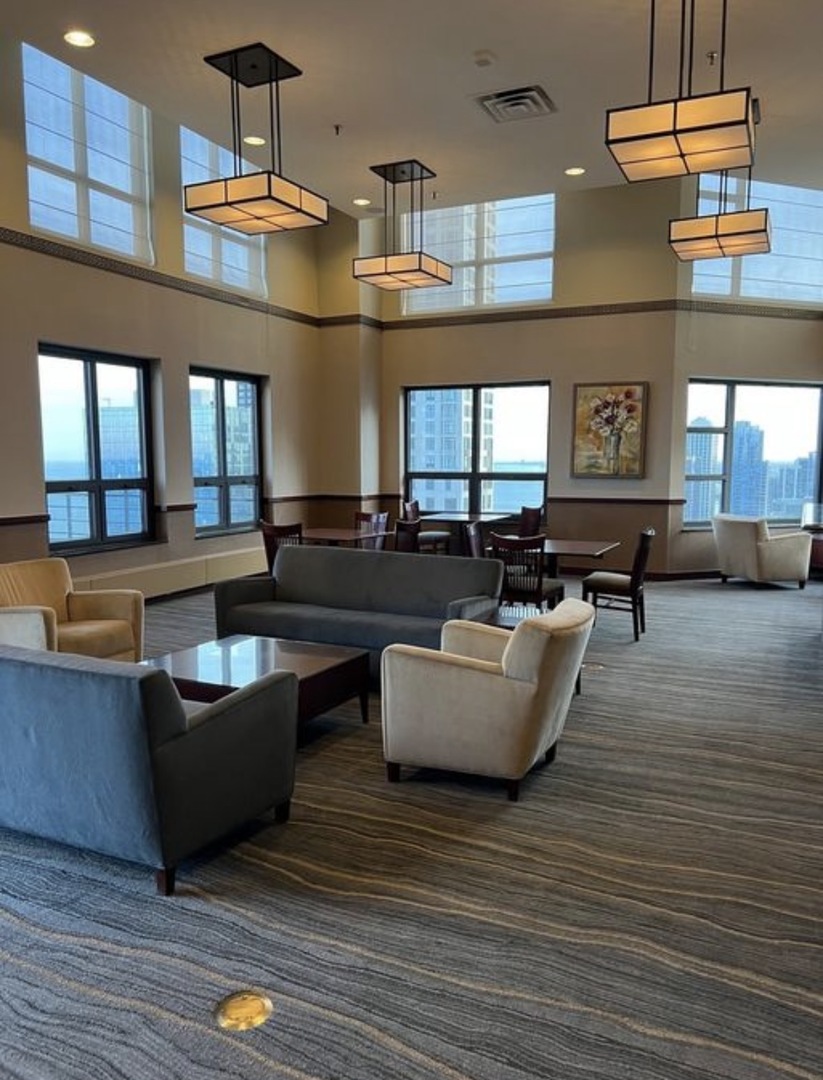 401 E ONTARIO Street Unit: 903