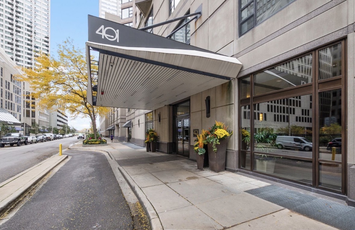 401 E ONTARIO Street Unit: 903