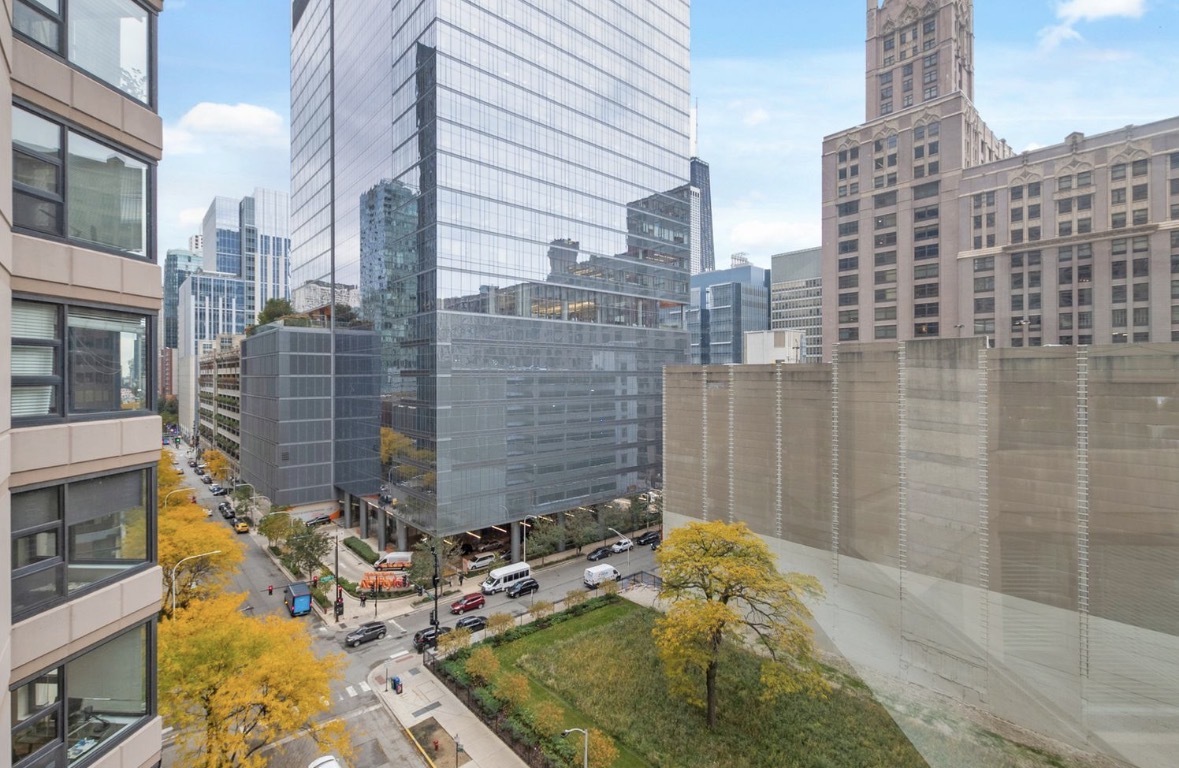 401 E ONTARIO Street Unit: 903