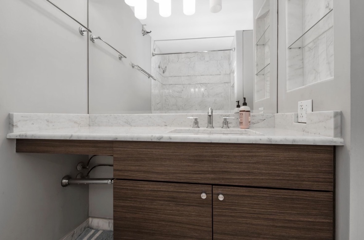 401 E ONTARIO Street Unit: 903