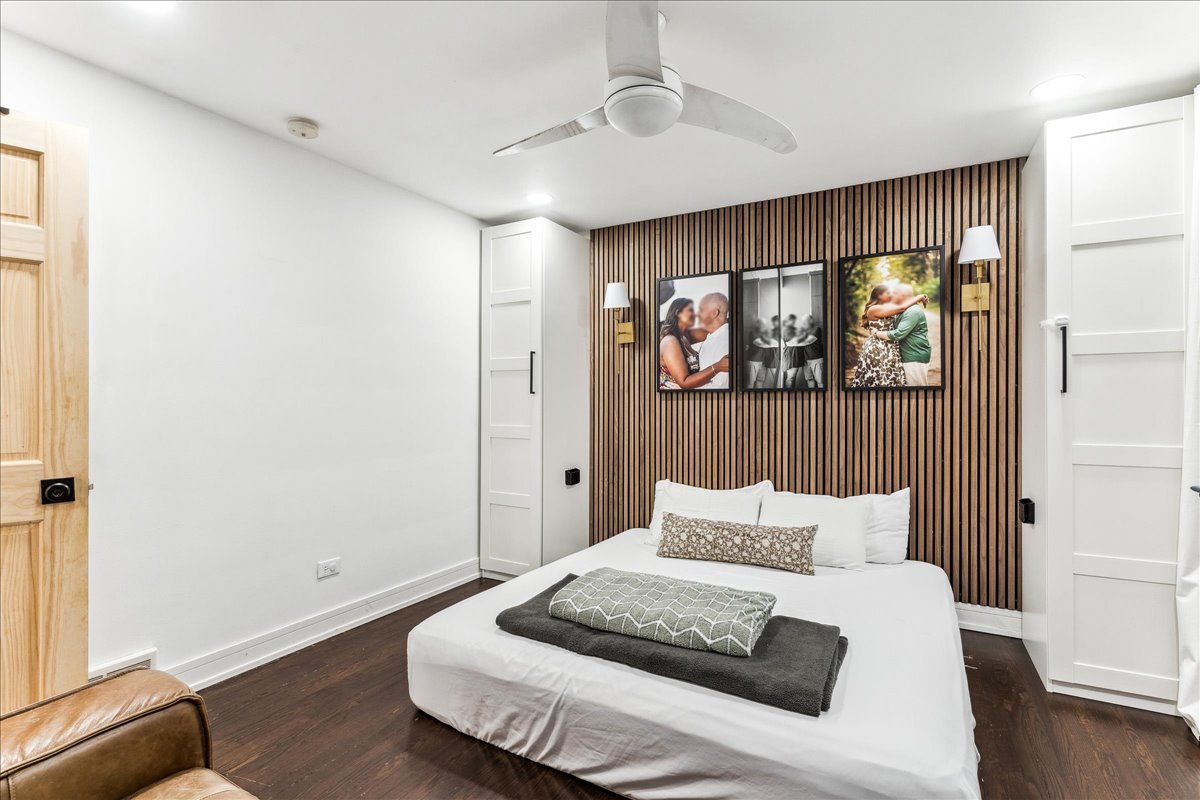 2735 N Mozart Avenue Unit: 1