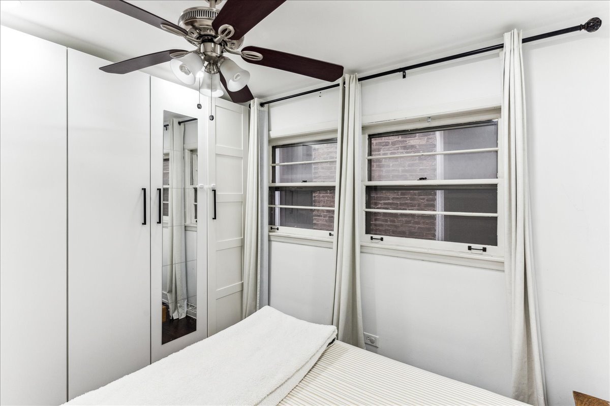 2735 N Mozart Avenue Unit: 1