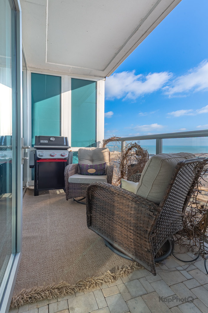 1629 S Prairie Avenue Unit: 2502