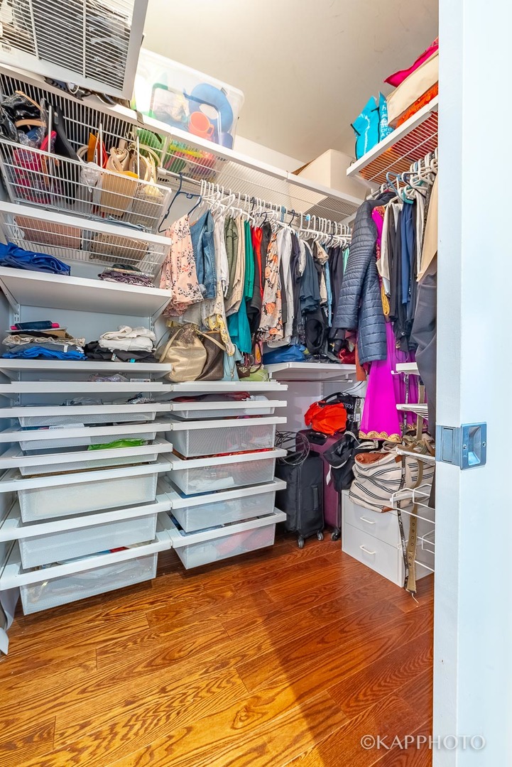 1629 S Prairie Avenue Unit: 2502