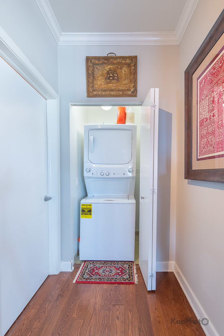 1629 S Prairie Avenue Unit: 2502