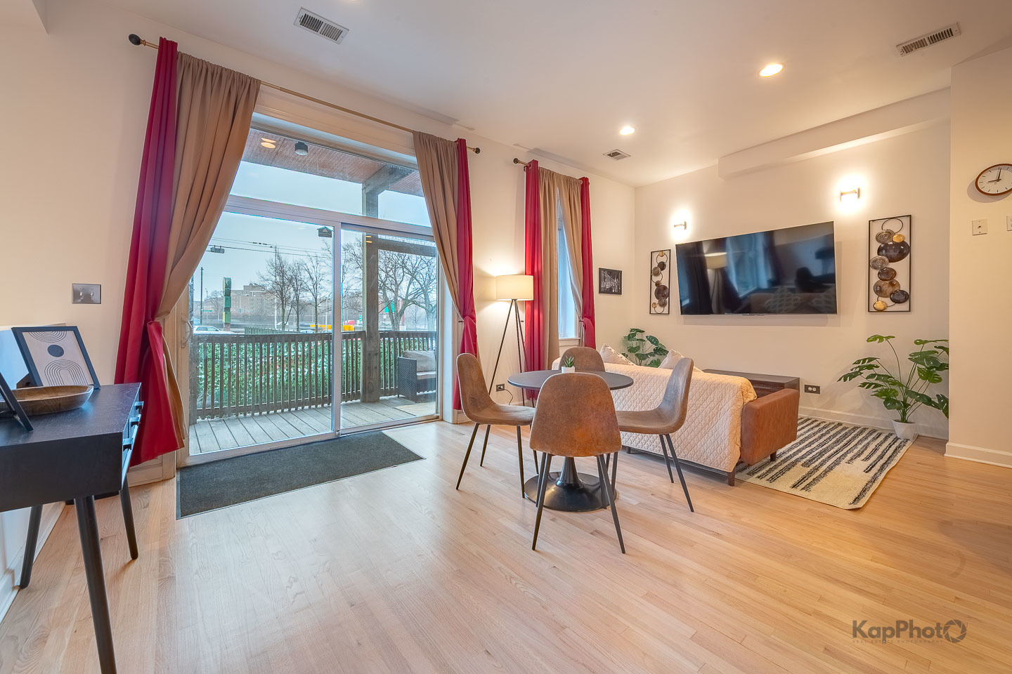 2843 S Wells Street Unit: 1E