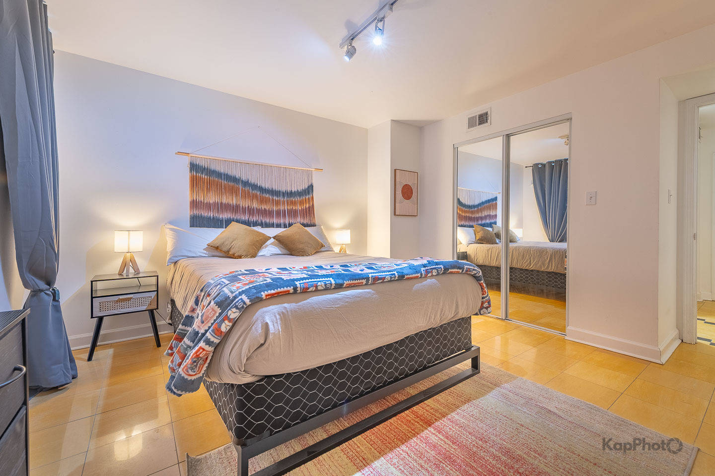 2843 S Wells Street Unit: 1E