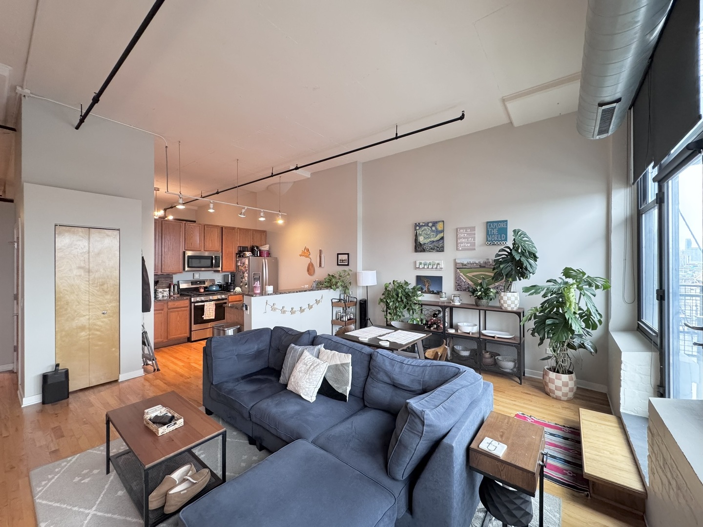1224 W Van Buren Street Unit: 506