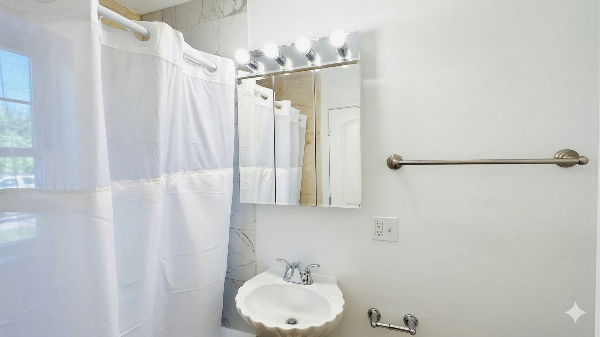 843 E 52nd Street Unit: 1