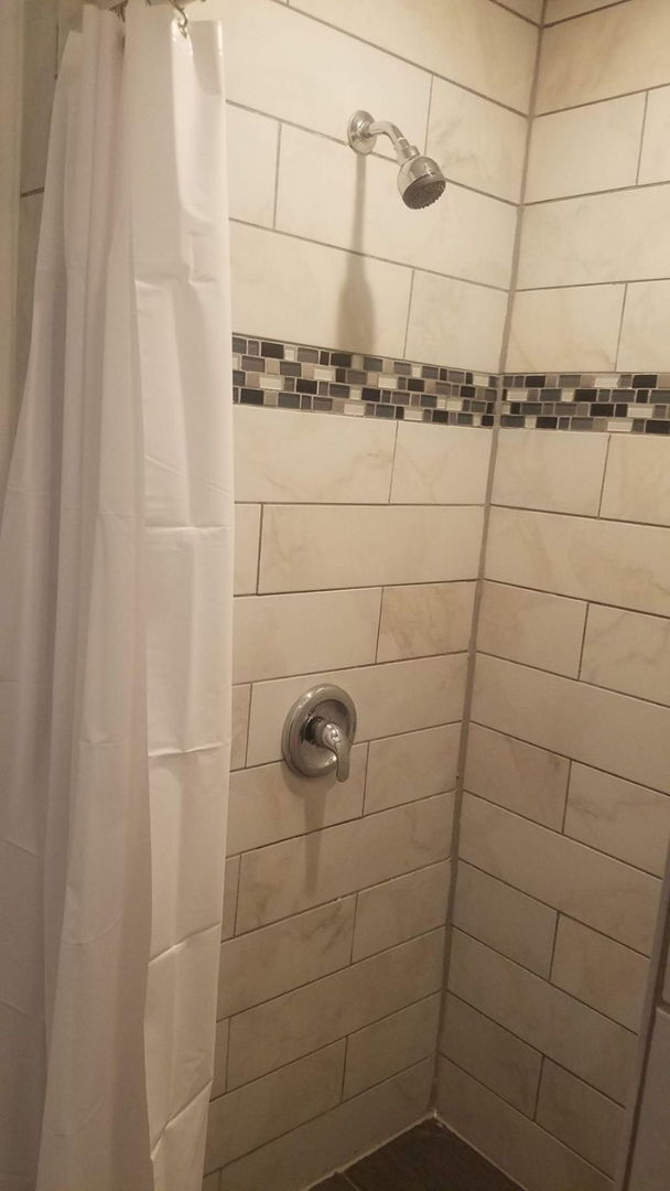 4207 N Sawyer Avenue Unit: G