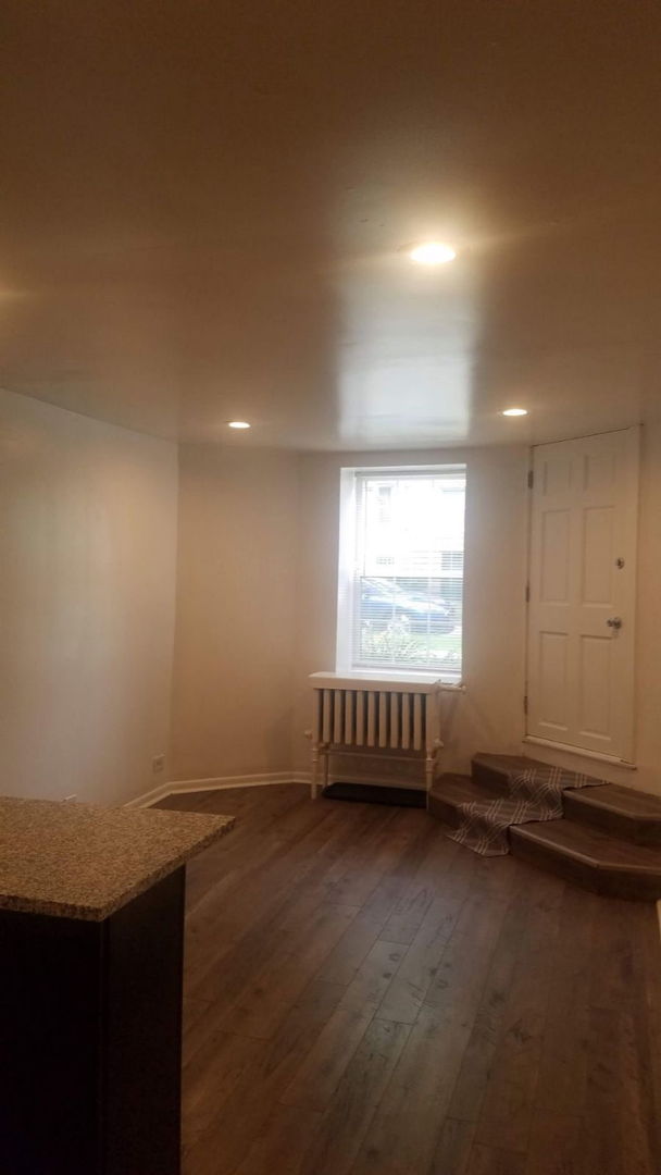 4207 N Sawyer Avenue Unit: G