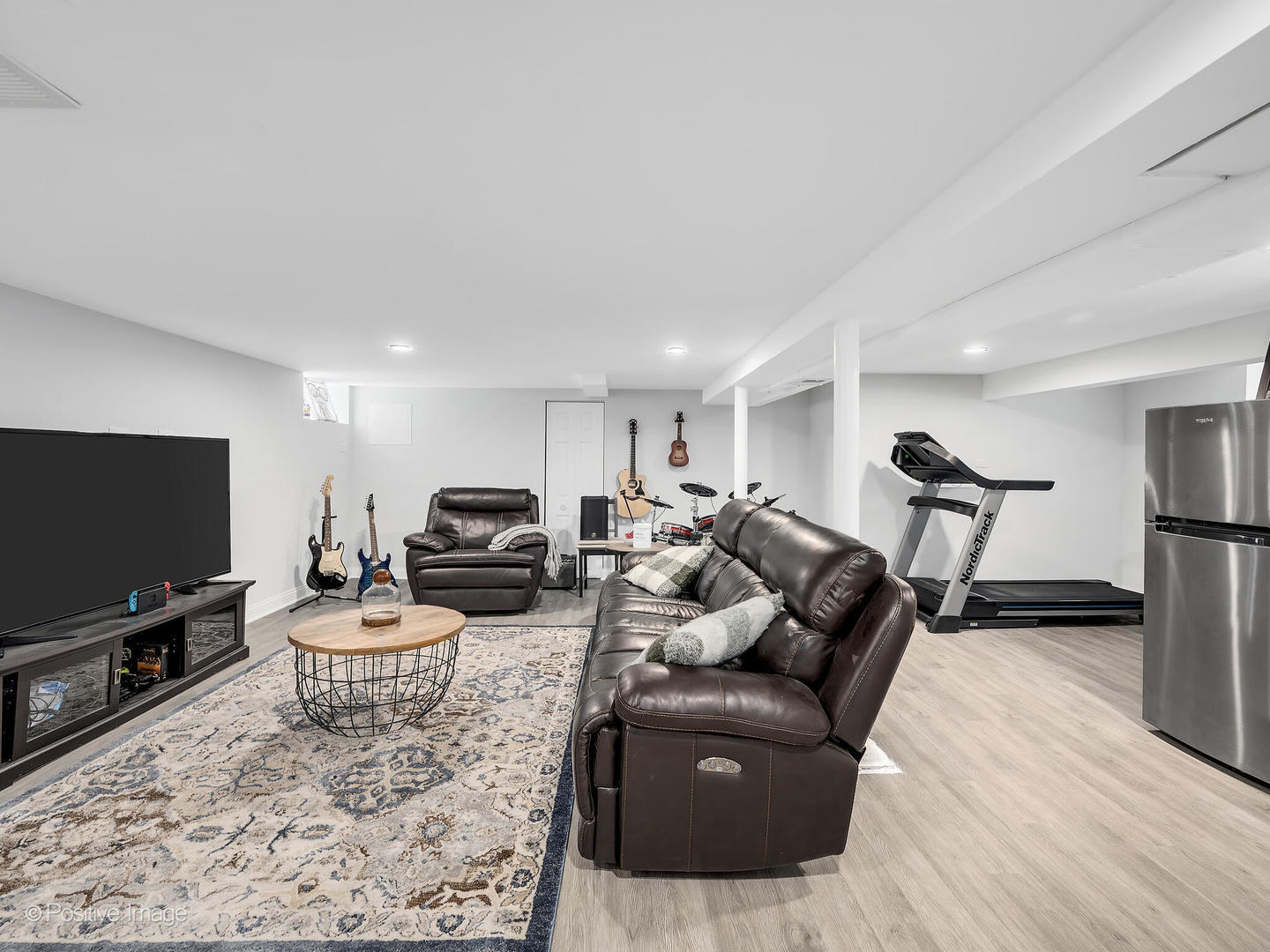 4912 N Mulligan Avenue