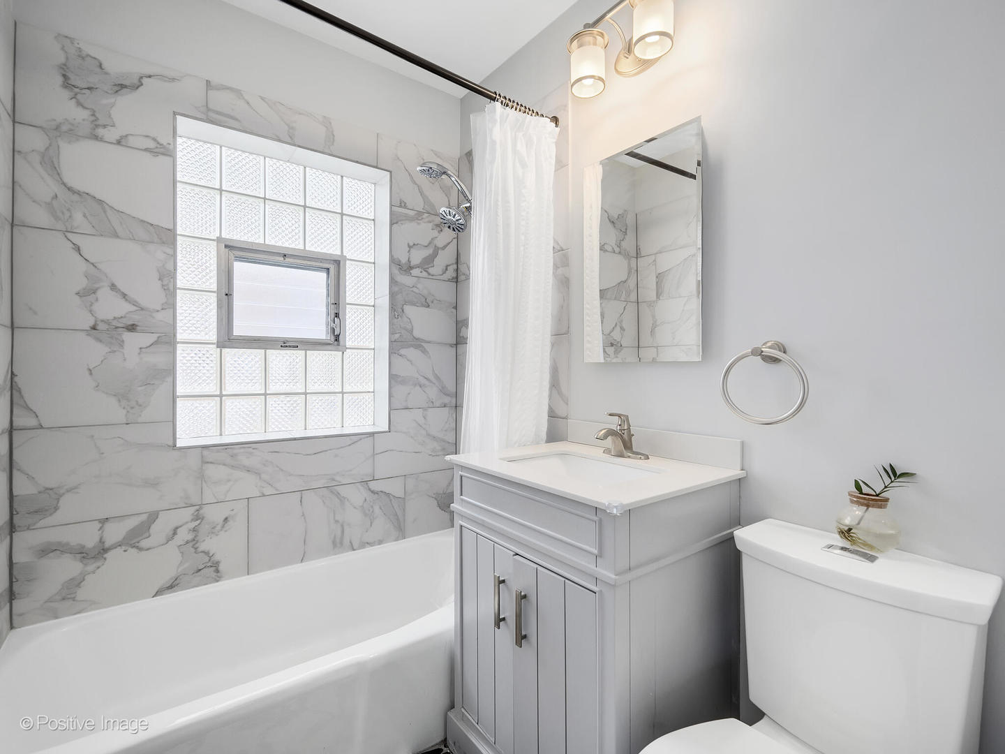 4912 N Mulligan Avenue