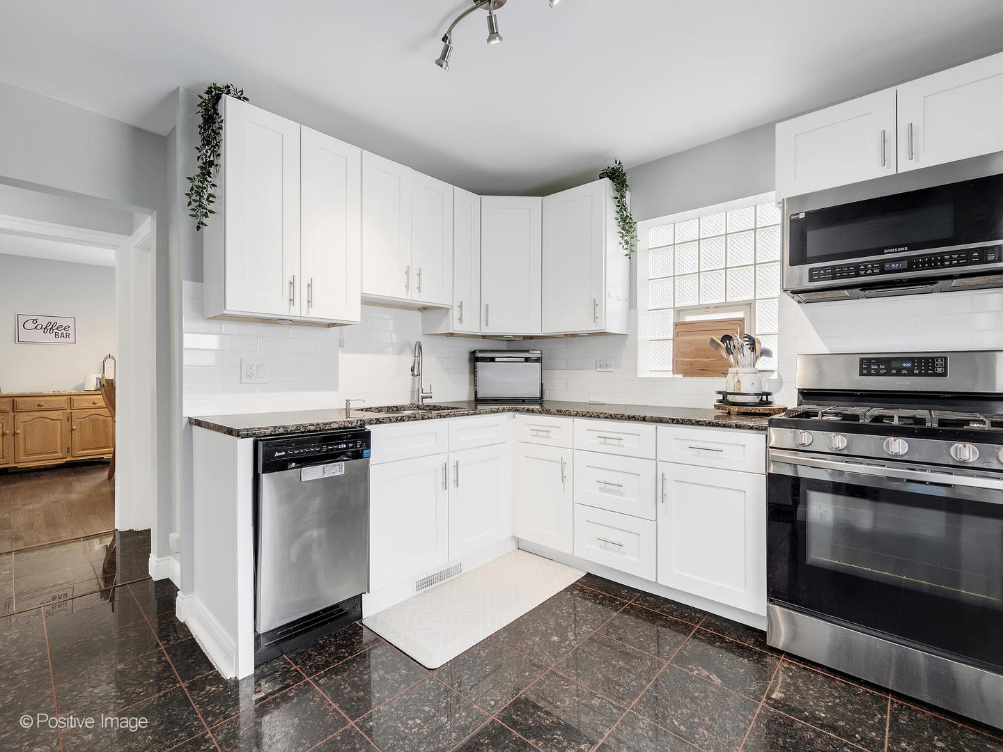 4912 N Mulligan Avenue