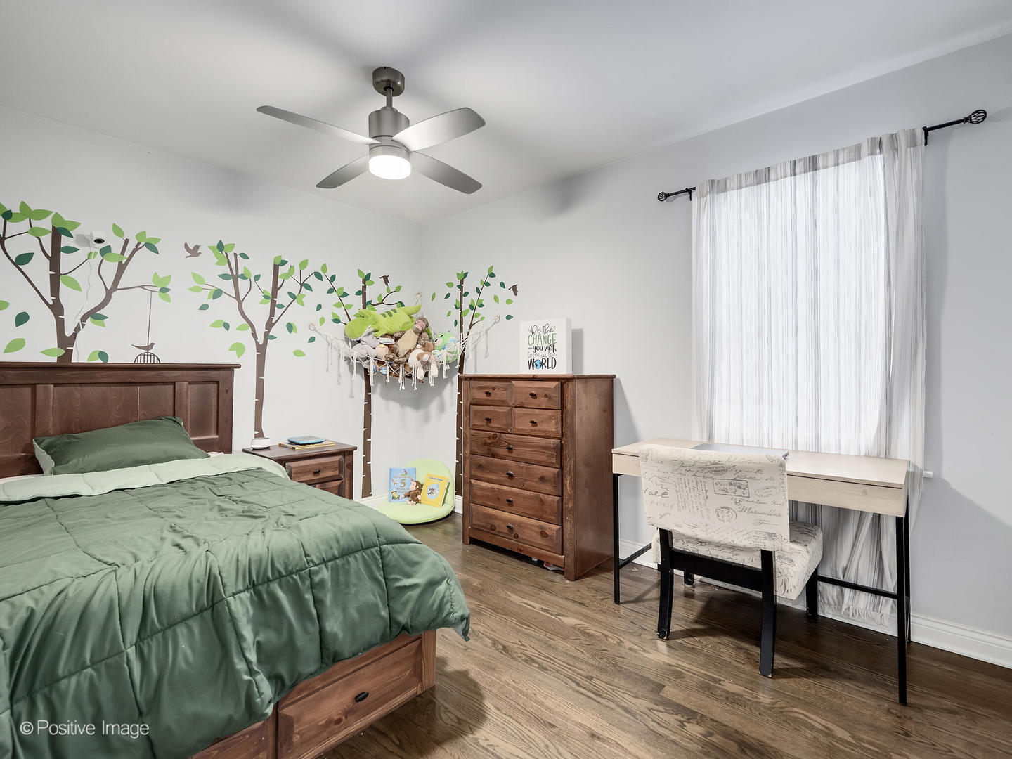 4912 N Mulligan Avenue