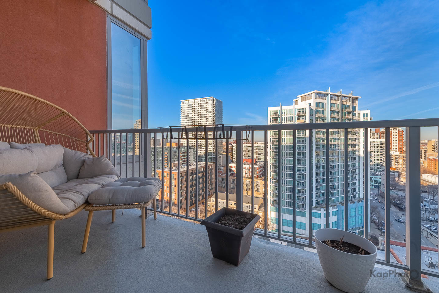 1600 S Prairie Avenue Unit: 1606