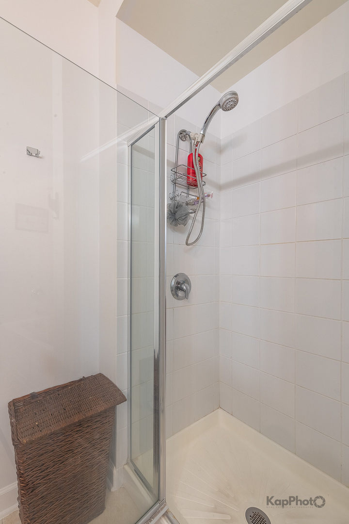 1600 S Prairie Avenue Unit: 1606