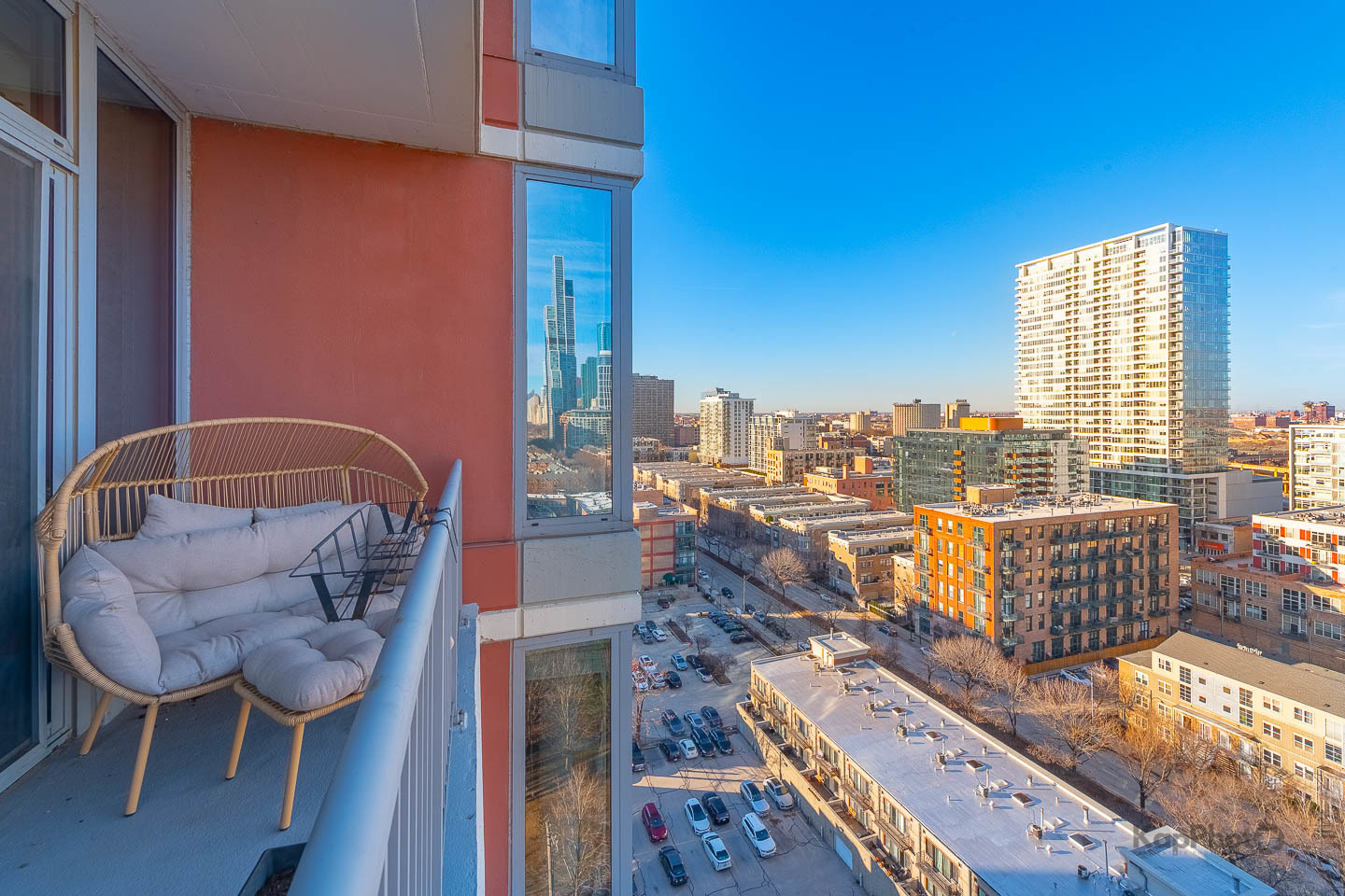 1600 S Prairie Avenue Unit: 1606