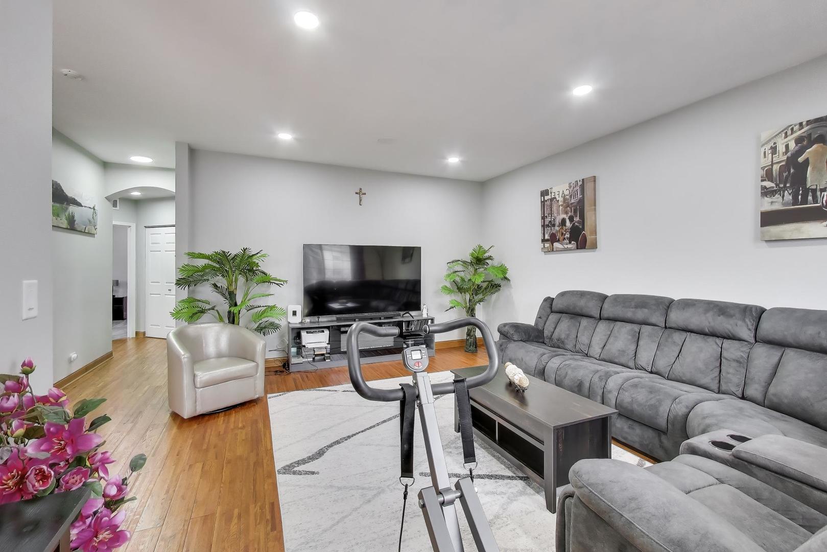8225 Concord Lane Unit: I