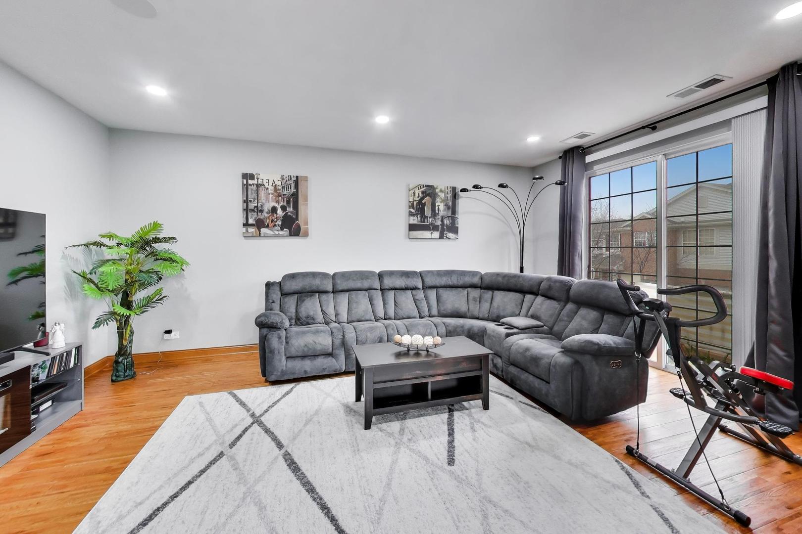8225 Concord Lane Unit: I