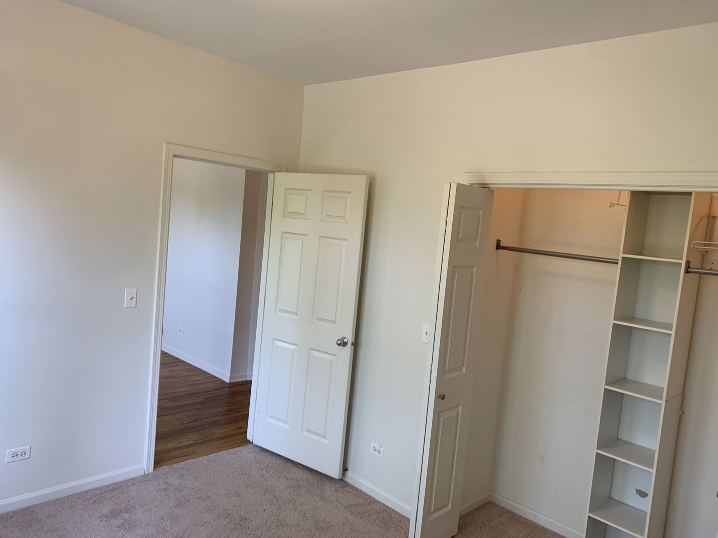 1943 W Chase Avenue Unit: 2