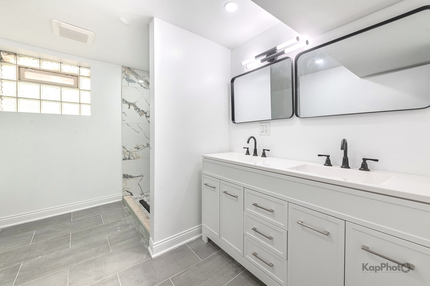 11935 S Stewart Avenue