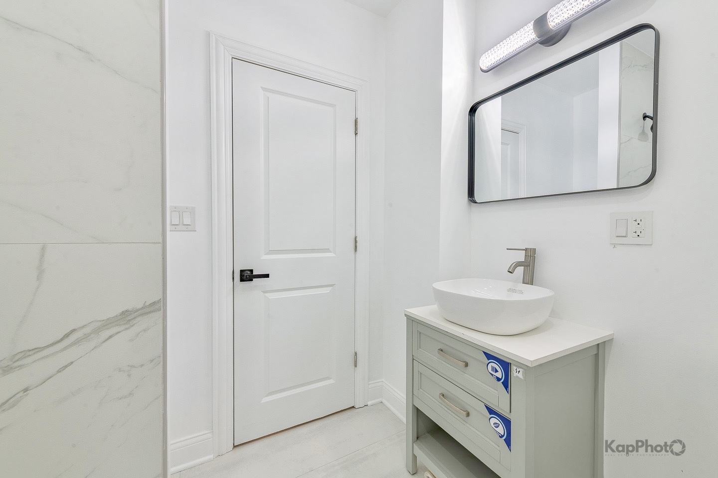 11935 S Stewart Avenue