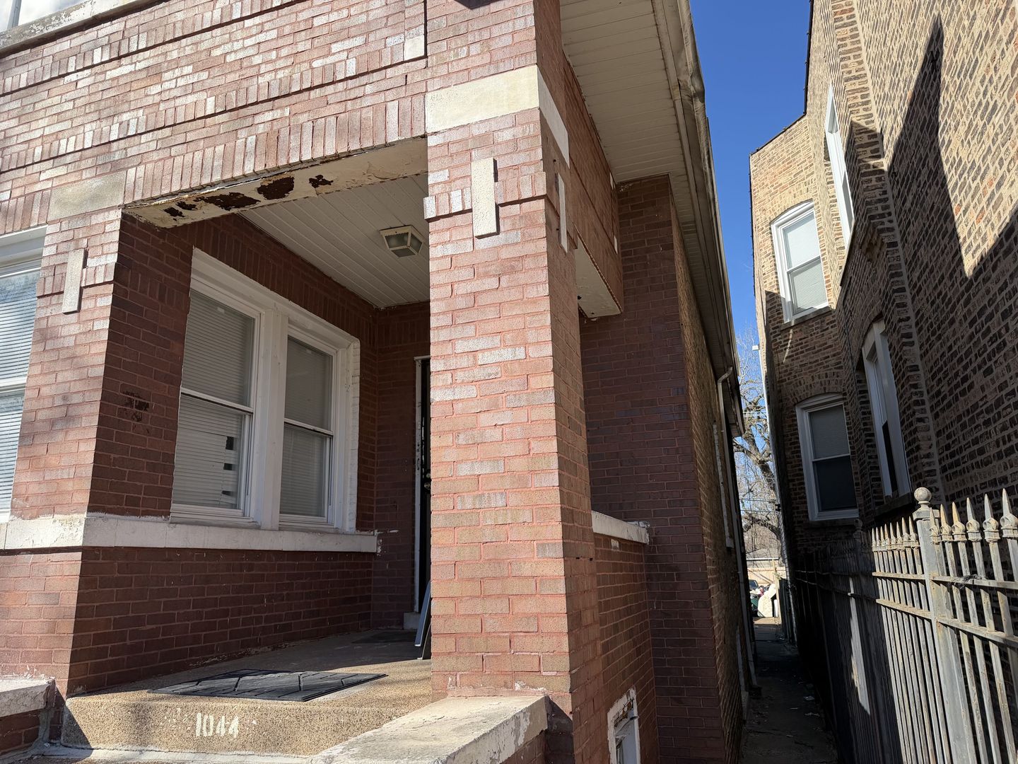 1044 W Marquette Road