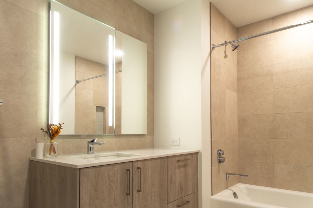 211 N Harbor Drive Unit: 1307